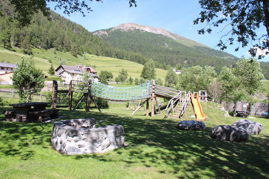Hotel Al Rom Tschierv Esterno foto