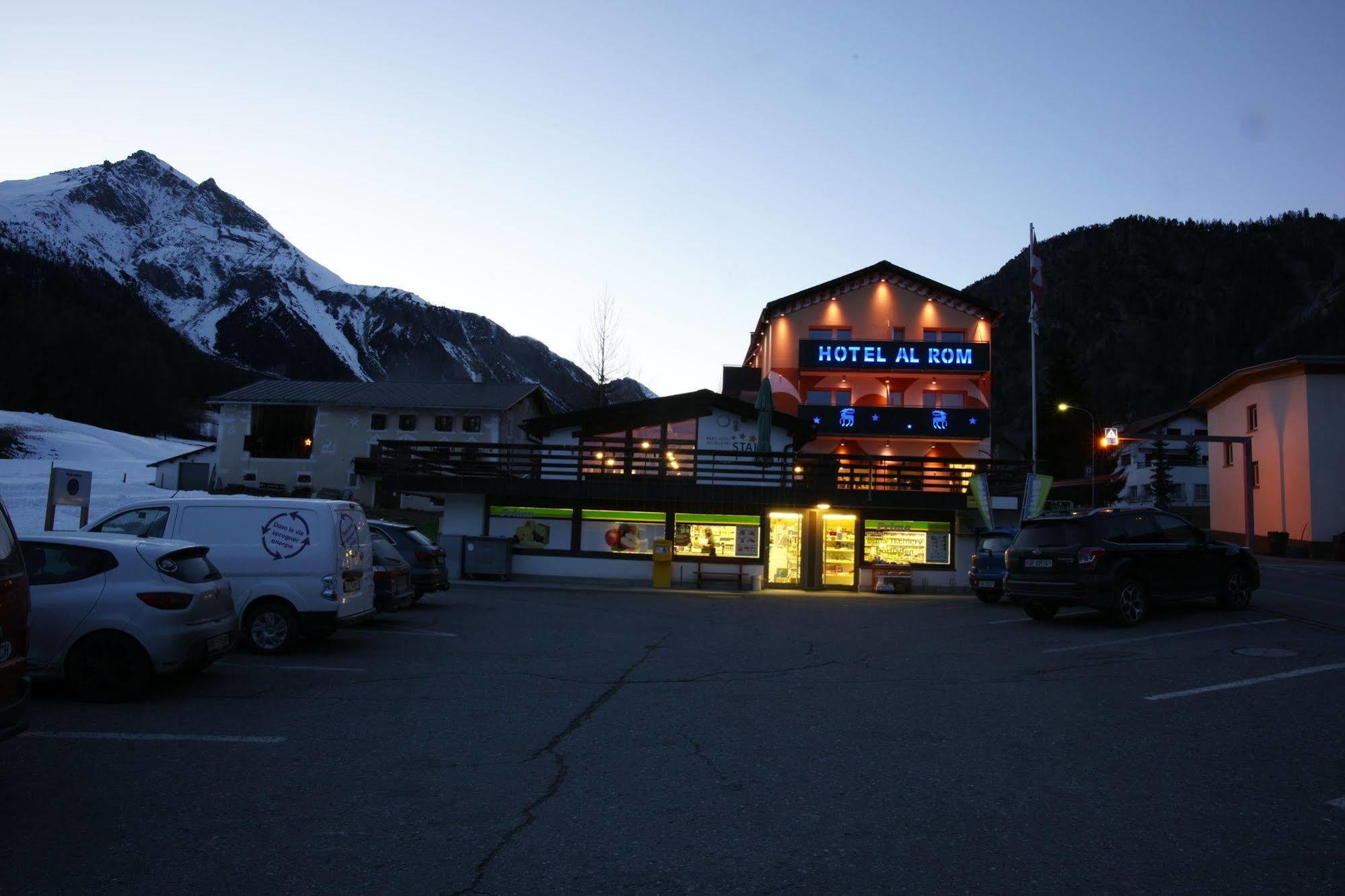 Hotel Al Rom Tschierv Esterno foto
